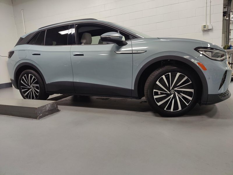2024 Volkswagen ID.4 S w/Glass RoofImage 3
