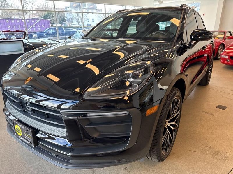 2023 Porsche Macan 