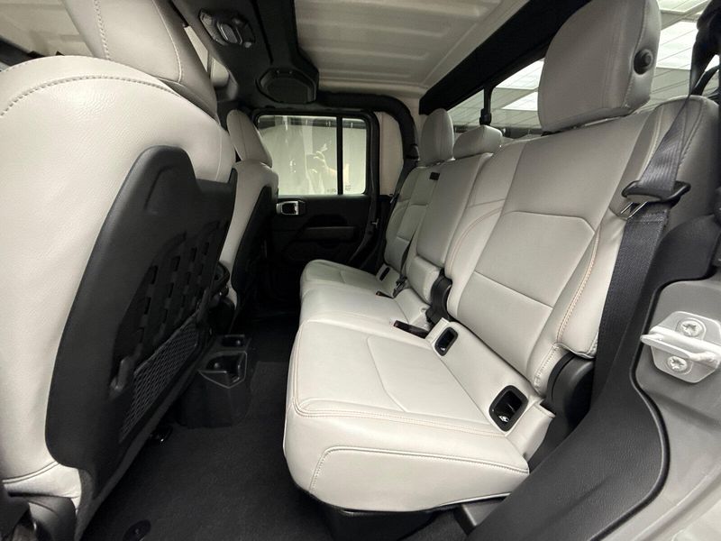 Used 2022 Jeep Gladiator MojaveImage 10