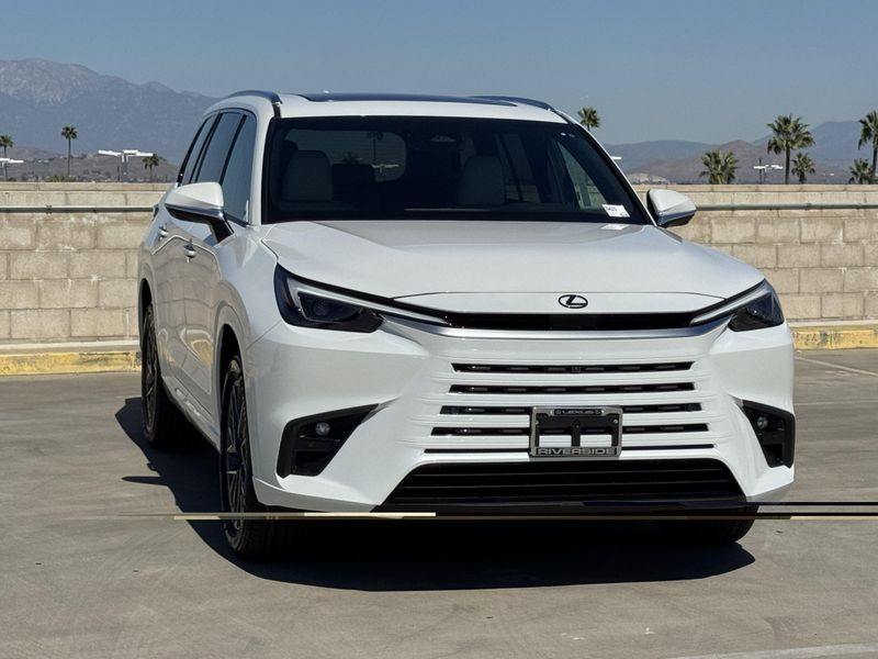 New 2026 Lexus NX 450h+ LuxuryImage 2