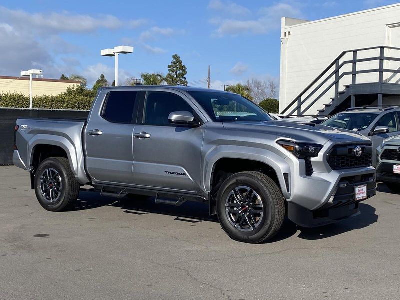 2024 Toyota Tacoma TRD SportImage 2