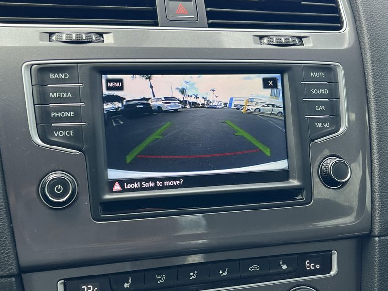 Used 2016 Volkswagen e-Golf SEImage 10