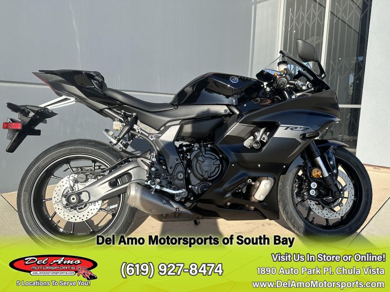 2025 Yamaha YZF-R7 Image 3