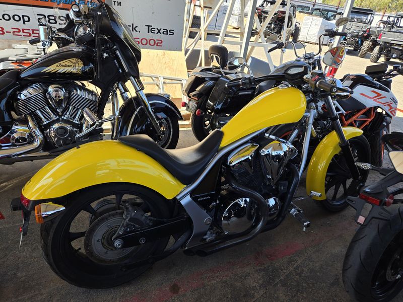 USED 2022 HONDA FURY BASE Image 1