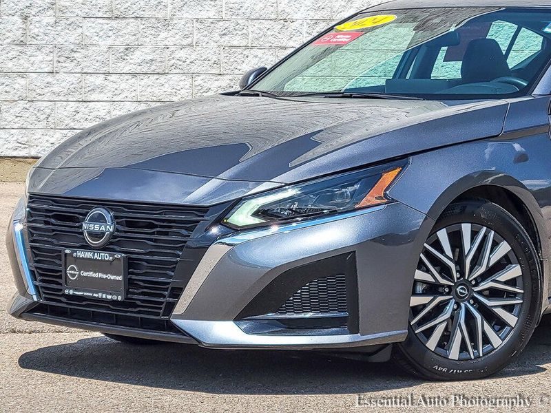2024 Nissan Altima 2.5 SV photo 2