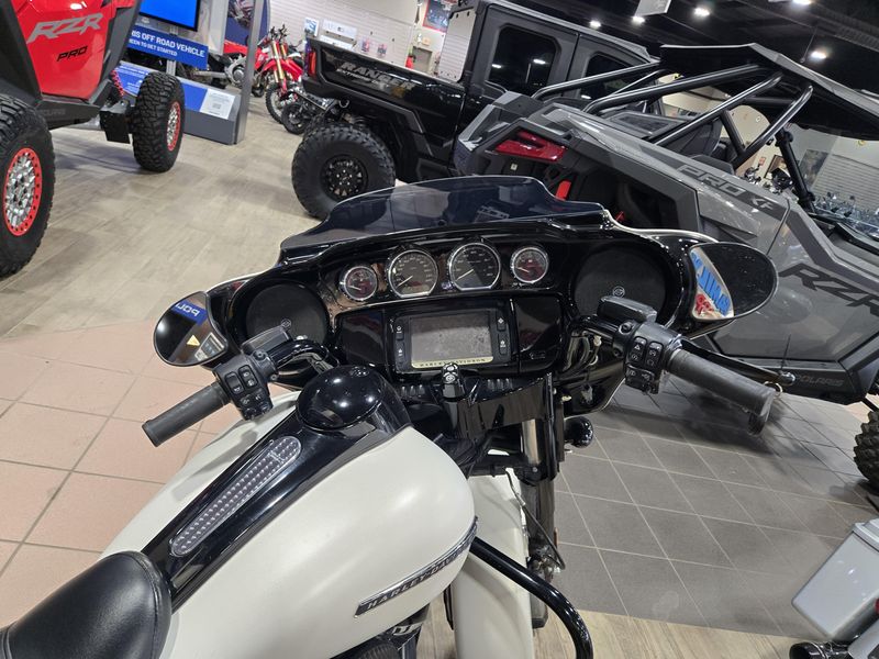 USED 2018 HARLEY STREET GLIDE SPECIAL Image 8