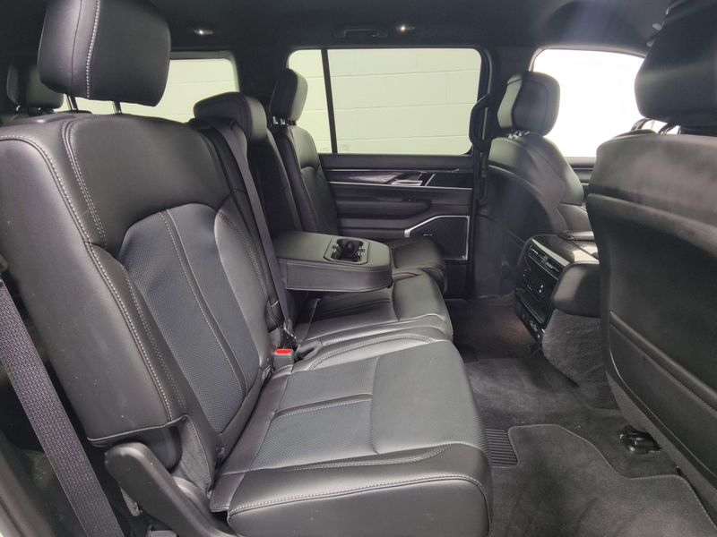 2024 Jeep Wagoneer 3.0T 4X4Image 17