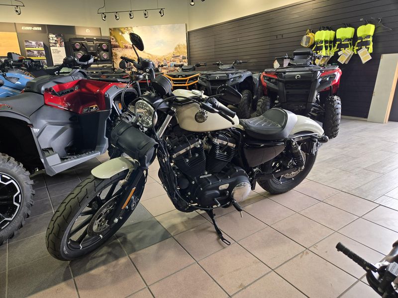 USED 2022 HARLEY SPORTSTER IRON 883 Image 3