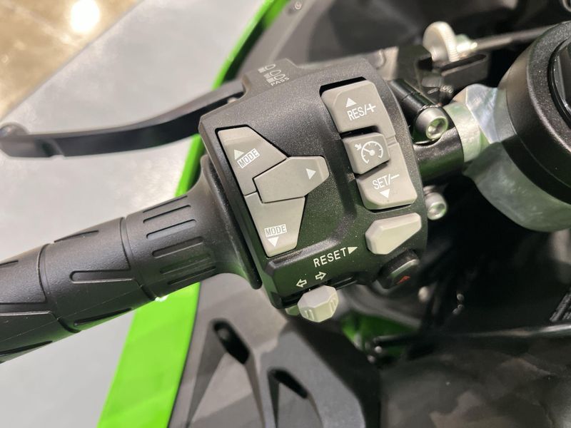 New 2026 Kawasaki NINJA ZX-10R ABS Image 15