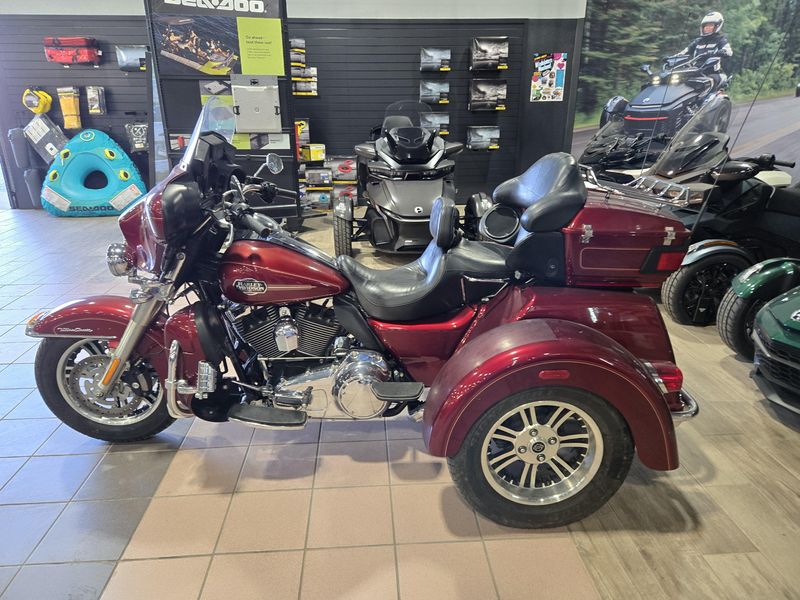 2010 HARLEY TRIKE TRI GLIDE ULTRA CLASSIC Image 7