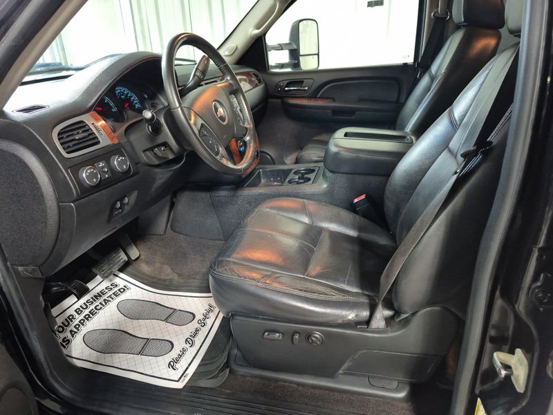2008 Chevrolet Silverado 3500HD DRW LTZImage 25