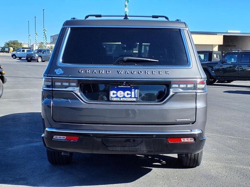 2024 Jeep Grand Wagoneer L III photo 5