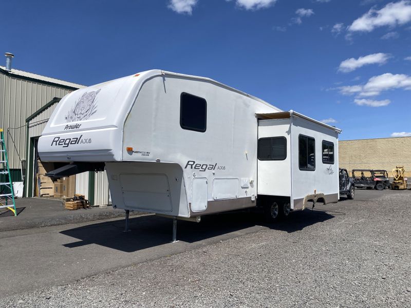 2004 FLEETWOOD PROWLER REGAL AX6 Image 6