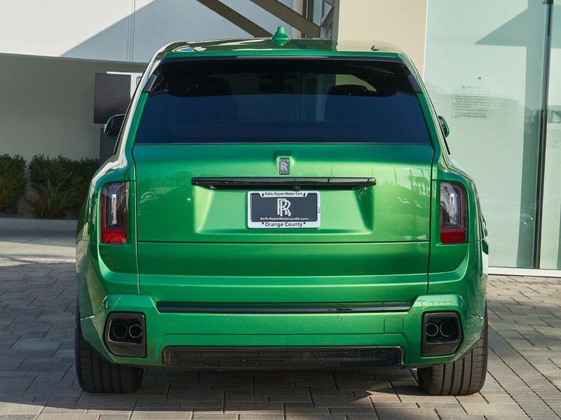 New 2026 Rolls-Royce Cullinan Black BadgeImage 9