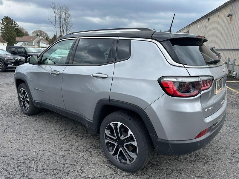 2022 Jeep Compass LimitedImage 15