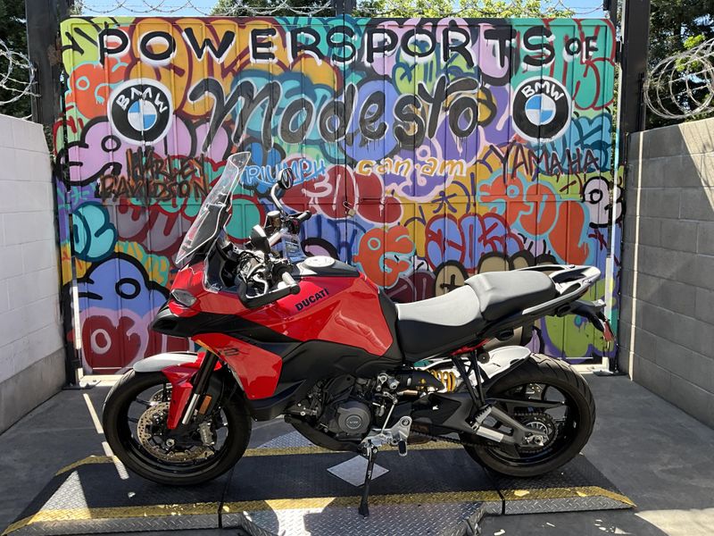 Used 2025 Ducati Multistrada V2 Image 1