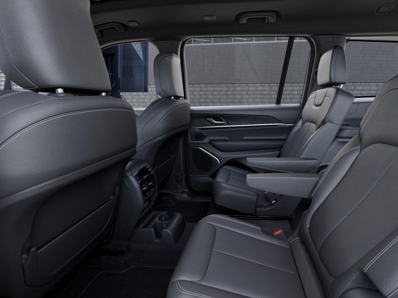 New 2026 Jeep Grand Cherokee L Limited Reserve 4x4Image 23