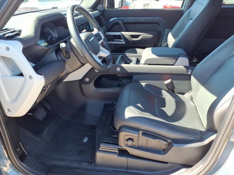 Used 2023 Land Rover Defender SImage 11