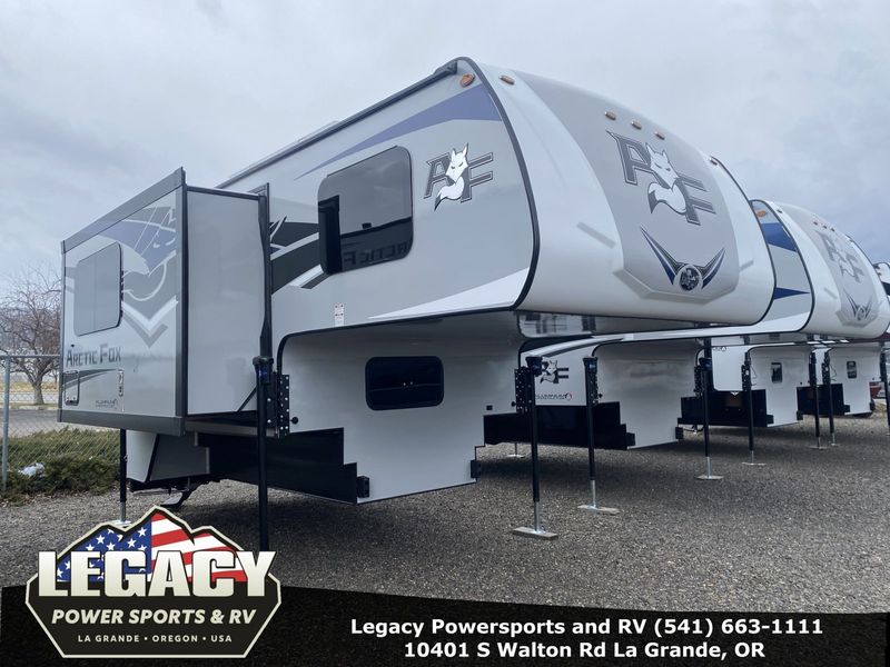 2024 ARCTIC FOX 990  in a CARBON exterior color. Legacy Powersports 541-663-1111 legacypowersports.net 