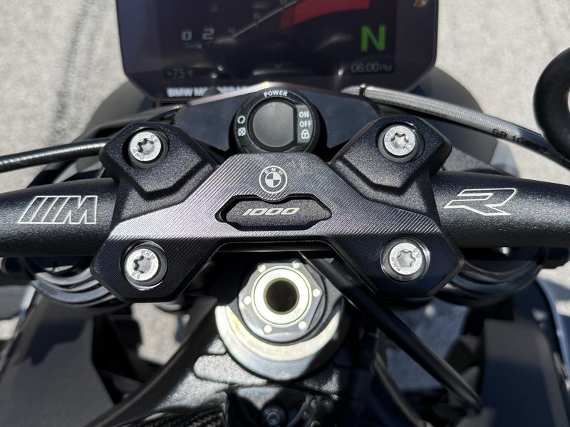 2026 BMW M 1000 R