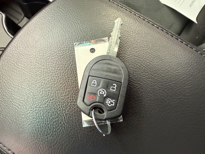 Used 2015 Ford Explorer XLTImage 21