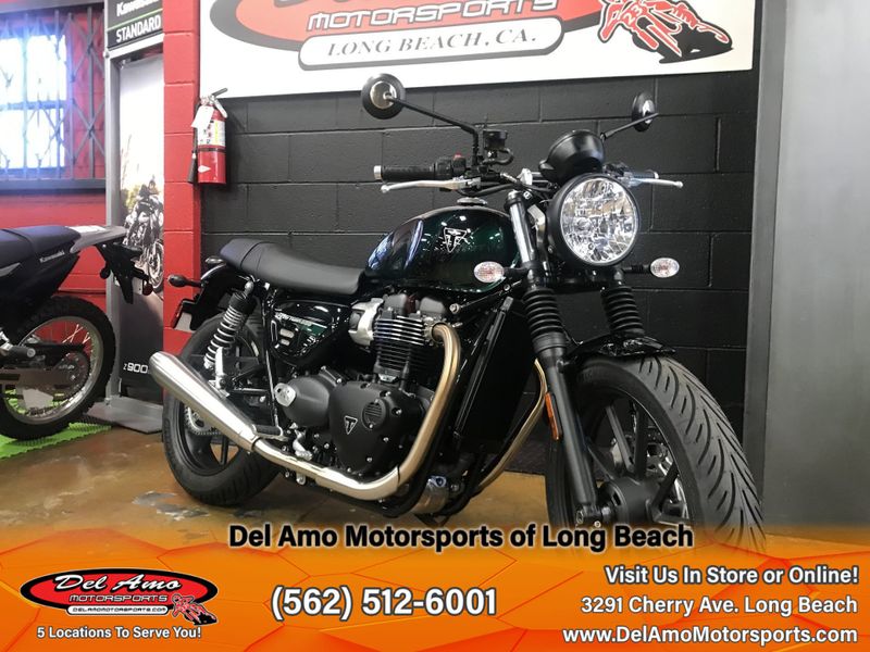 2024 Triumph SPEED TWIN 900  in a COMPETITION GREEN/PHANTOM BLACK exterior color. Del Amo Motorsports of Long Beach (562) 362-3160 delamomotorsports.com 