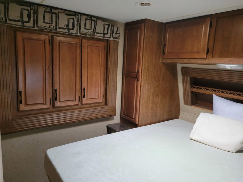 Used 2012 OUTDOORS RV TIMBER RIDGE 280RKS Image 17
