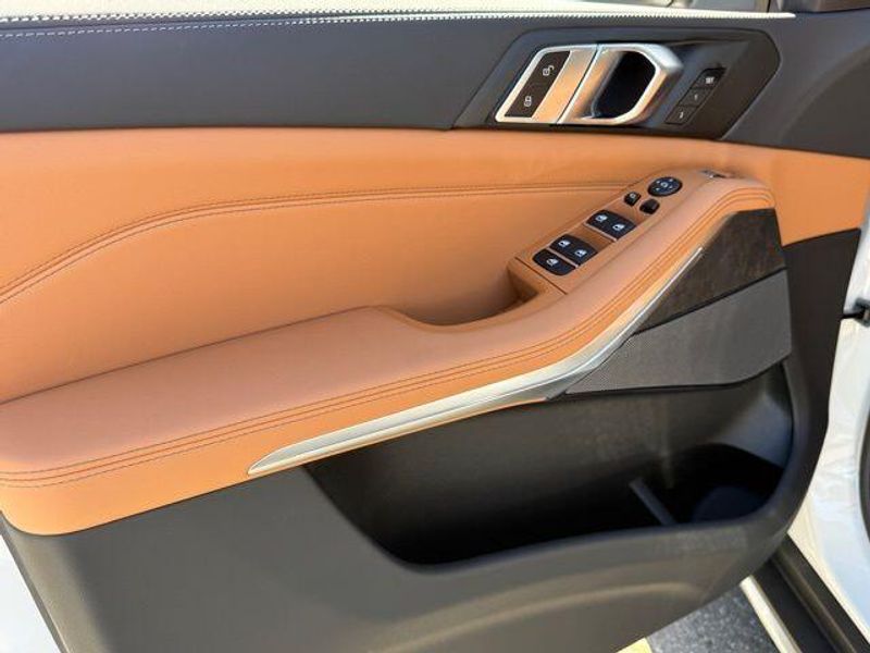 New 2026 BMW X5 xDrive40iImage 15