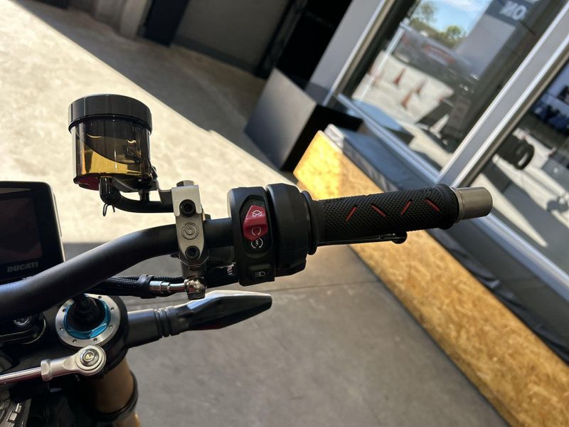 New 2026 Ducati STREETFIGHTER V4 S Image 24