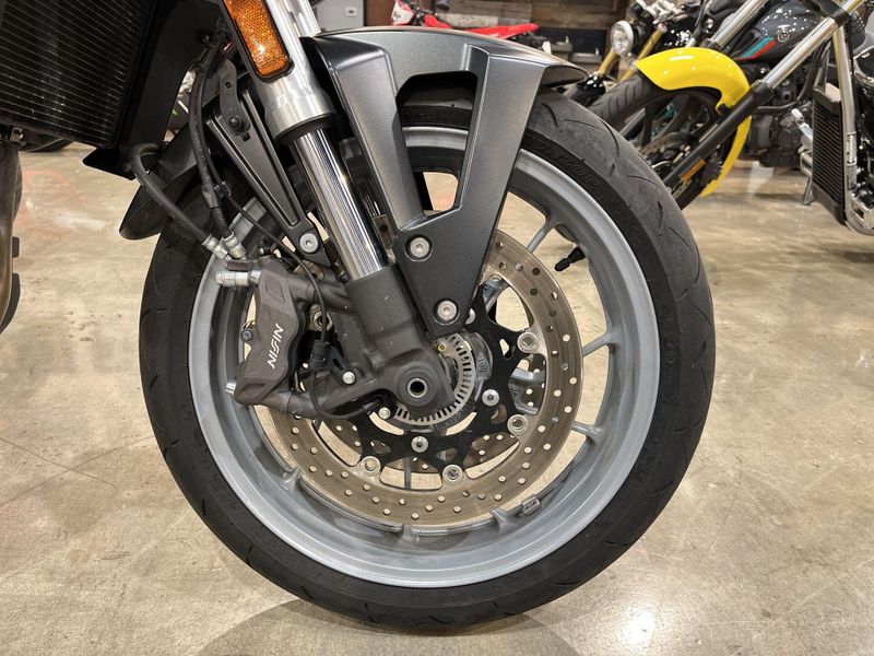 Used 2024 Suzuki GSX-8S CA Image 22