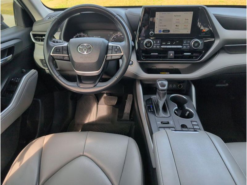 Used 2023 Toyota Highlander XLEImage 33