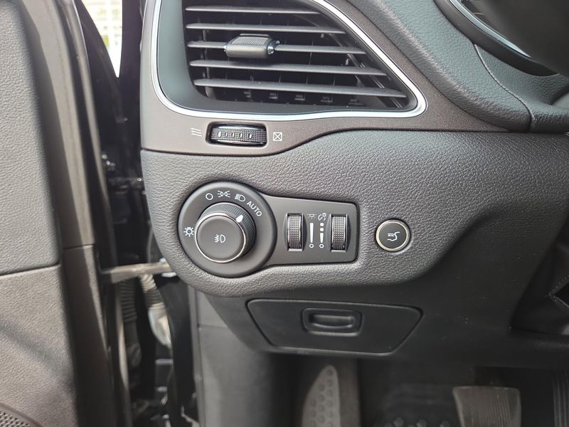 2022 Jeep Cherokee Trailhawk photo 32