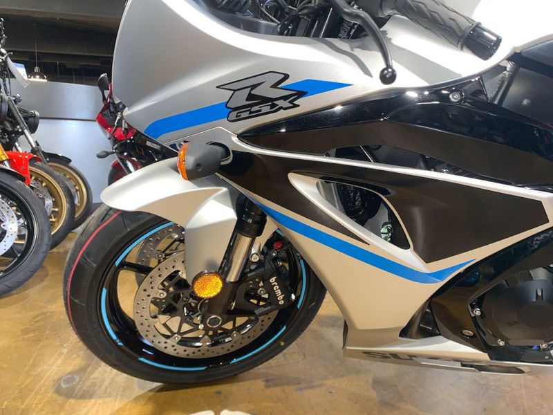 New 2025 Suzuki GSX-R1000 Image 10