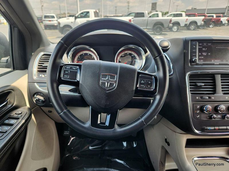 2018 Dodge Grand Caravan SXTImage 40