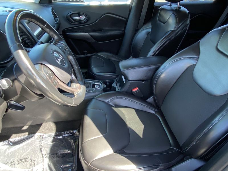Used 2019 Jeep Cherokee Latitude PlusImage 15