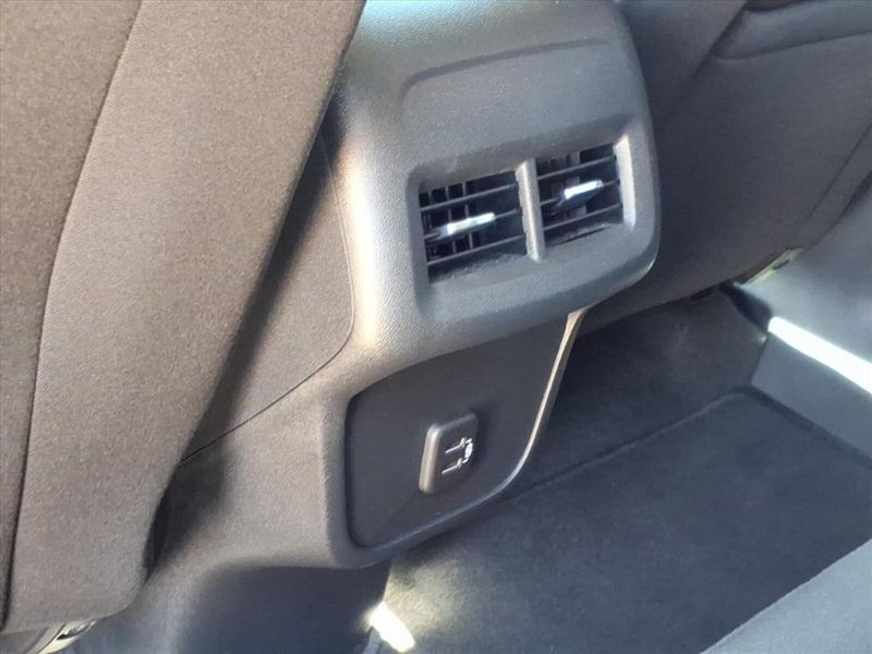 2023 Chevrolet Equinox LT photo 16