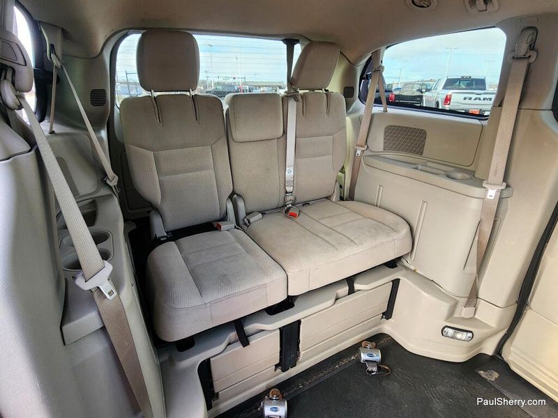 Used 2015 Dodge Grand Caravan SE