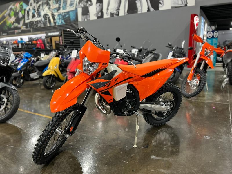 New 2025 KTM 150 XC-W Image 13