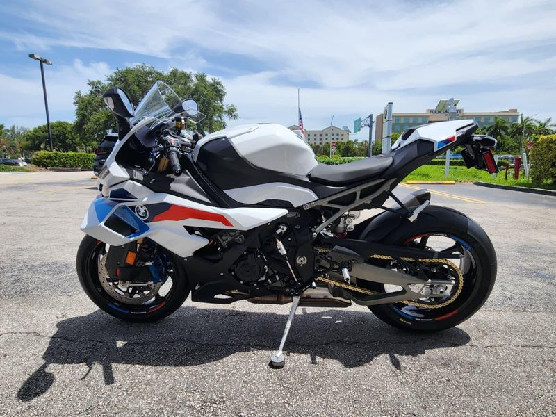 2026 BMW S 1000 RRImage 1