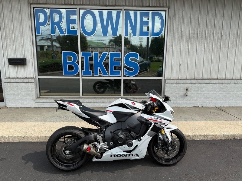2025 Honda CBR1000RR ABSImage 1