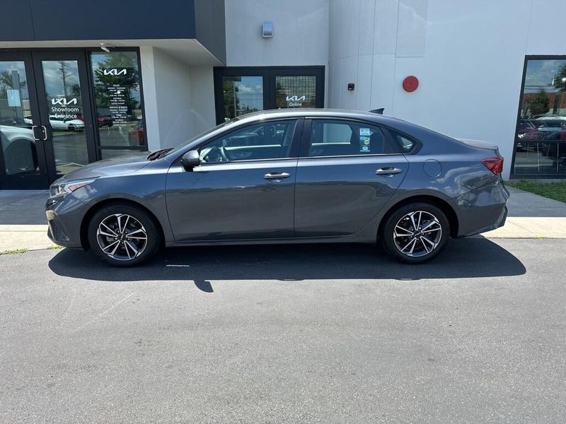 Used 2022 Kia Forte LXSImage 8