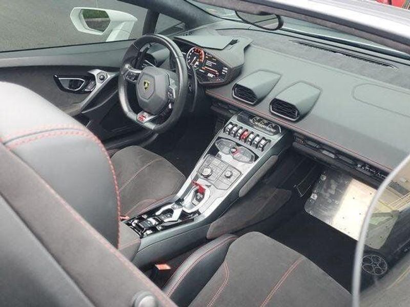 2017 Lamborghini Huracan Spyder photo 11