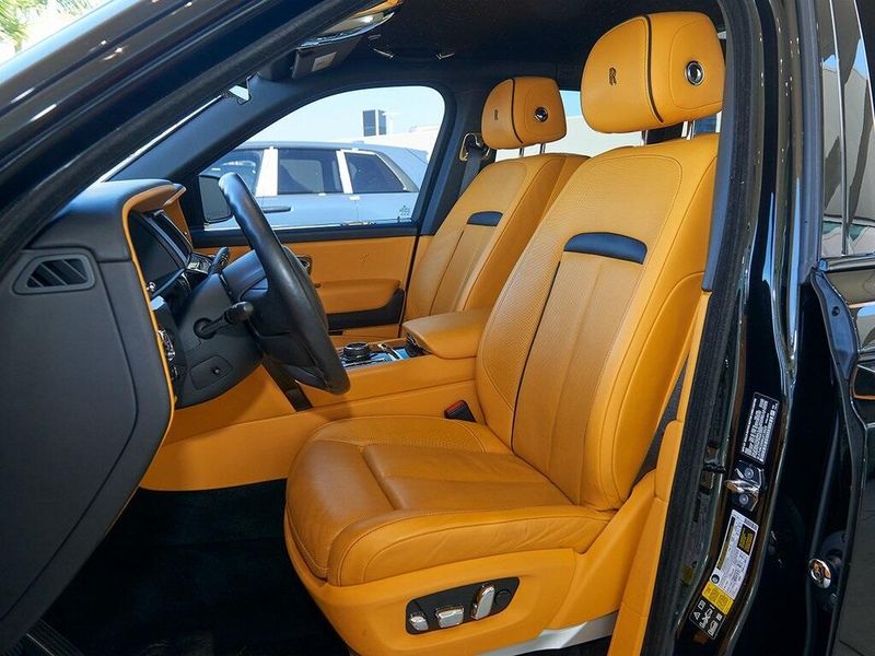 Used 2022 Rolls-Royce Cullinan Image 11