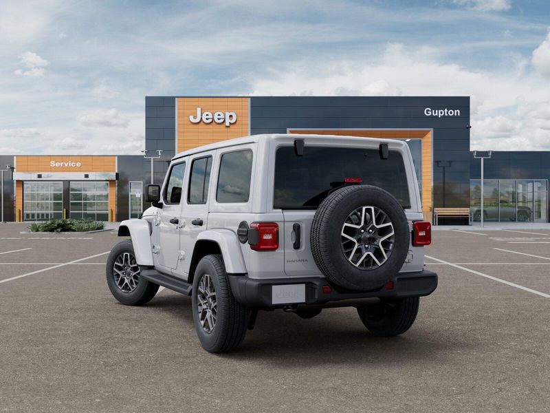 New 2026 Jeep Wrangler 4-door SaharaImage 25