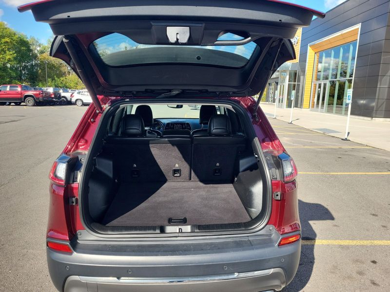 Used 2019 Jeep Cherokee LimitedImage 13