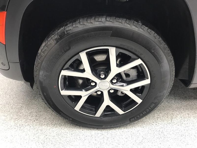 Used 2023 Jeep Grand Cherokee LimitedImage 7