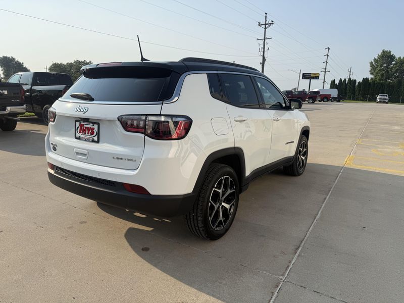 Used 2025 Jeep Compass LimitedImage 36