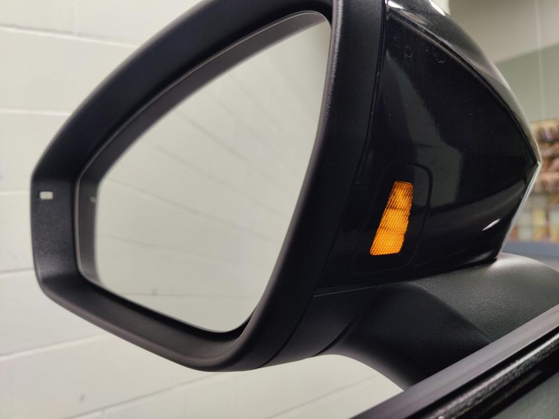 Used 2023 Volkswagen ID.4 S w/Glass RoofImage 23