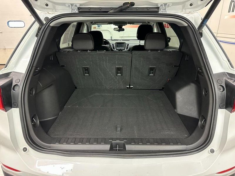 2021 Chevrolet Equinox LTImage 17