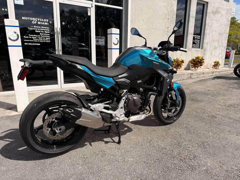 2025 BMW F 900 R Image 13